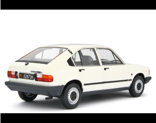 Alfa Romeo Alfasud 1.2 4 Porte 1980 BIANCO CAPODIMONTE Laudoracing 1:18 Resinemodell (Türen, Motorhaube... nicht zu öffnen!)